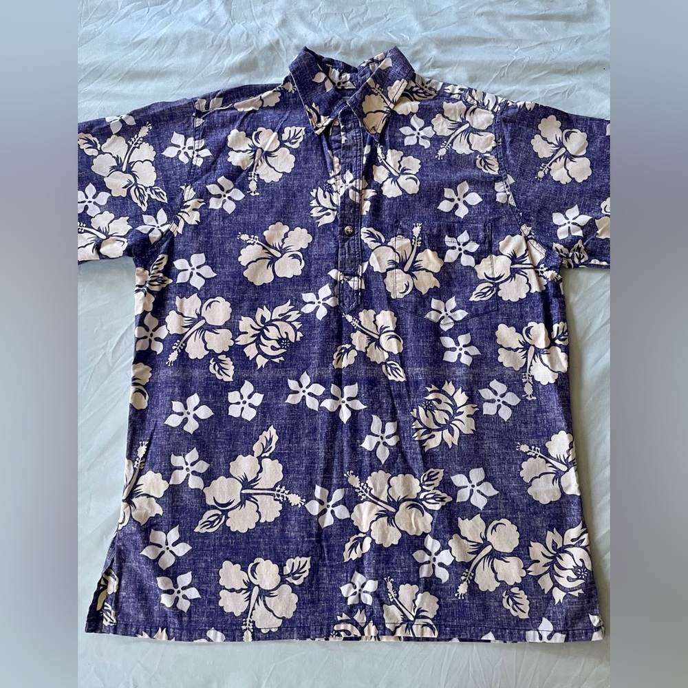Reverse print white Hibiscus on blue Men’s Lg. Aloha Shirt half button down